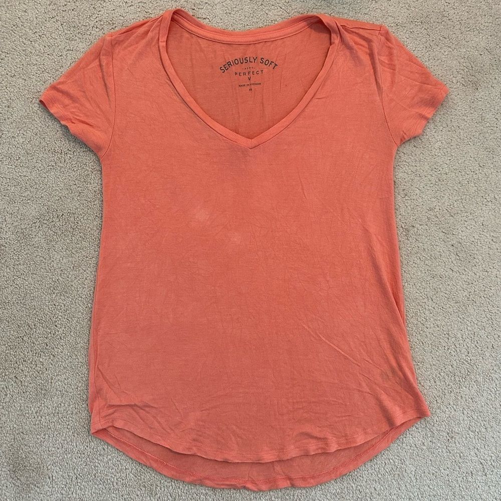 Aeropostale seriously soft peach colored v-neck tee (XS)
